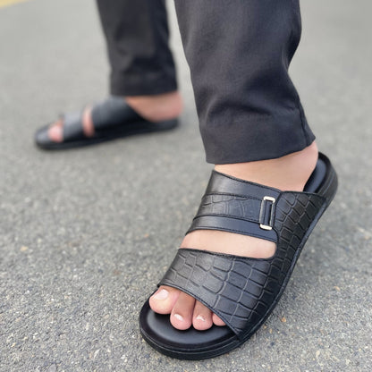LE Pure Leather Handmade Waggas Black  Chappal - 519