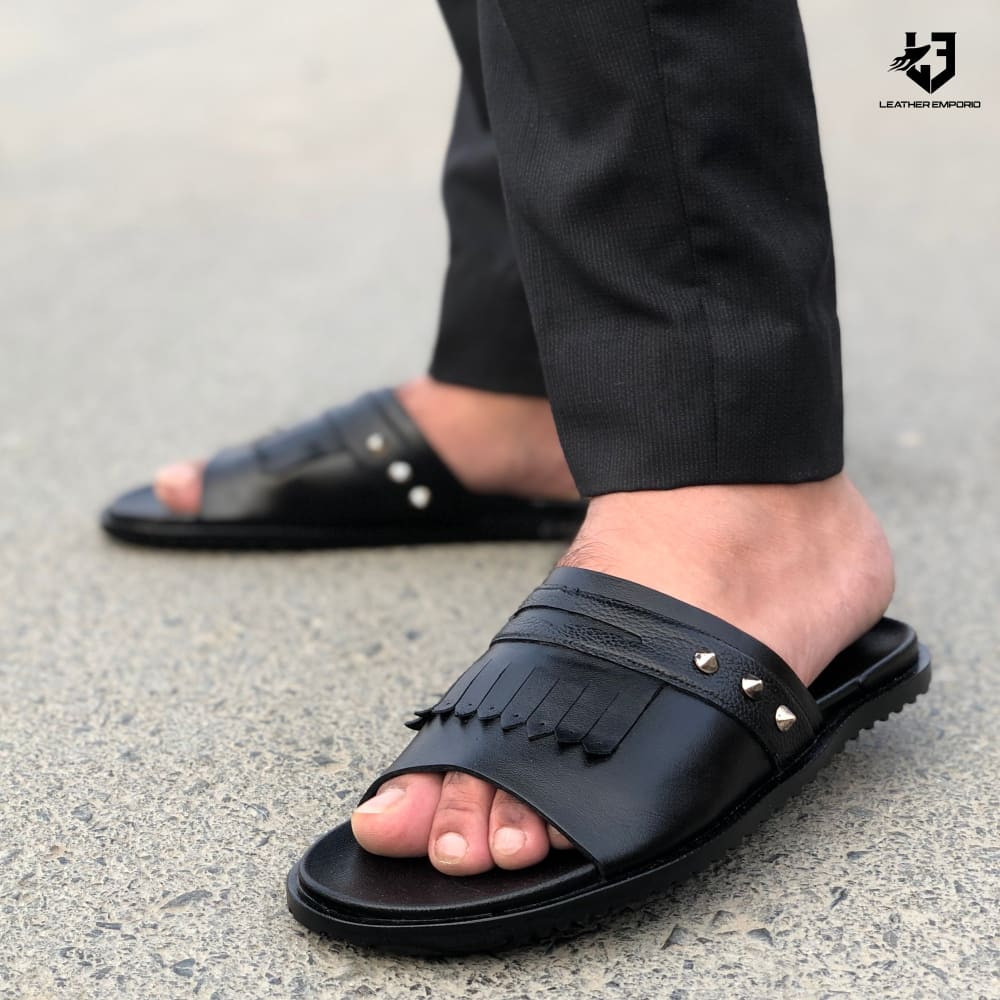 Le Pure Leather Handmade Crown Black-505 Chappal